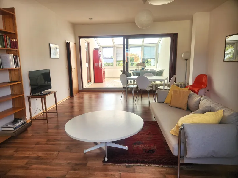 Helle 3,5-Zimmer-Dachgeschosswohnung mit Wintergarten und Lift in Charlottenburg — photo 1